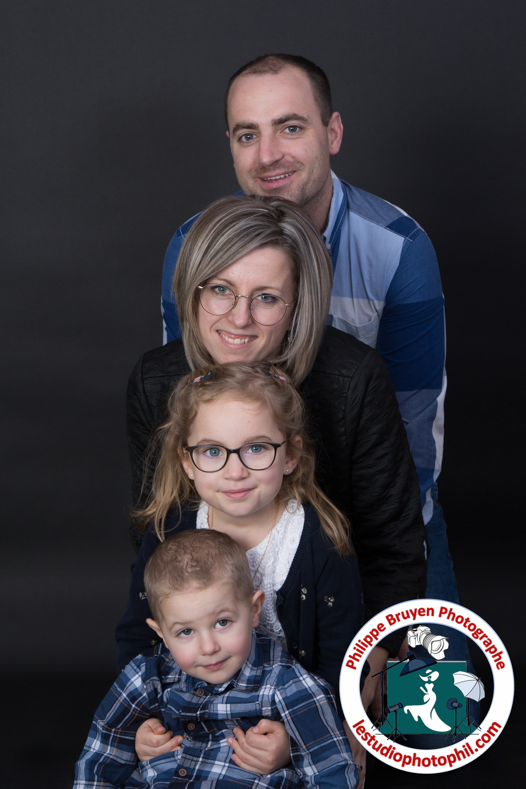 Photo de famille en studio